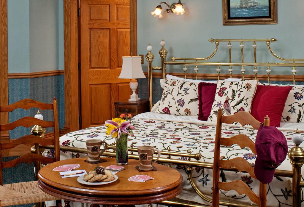 Old Rittenhouse Inn Бейфілд Номер фото
