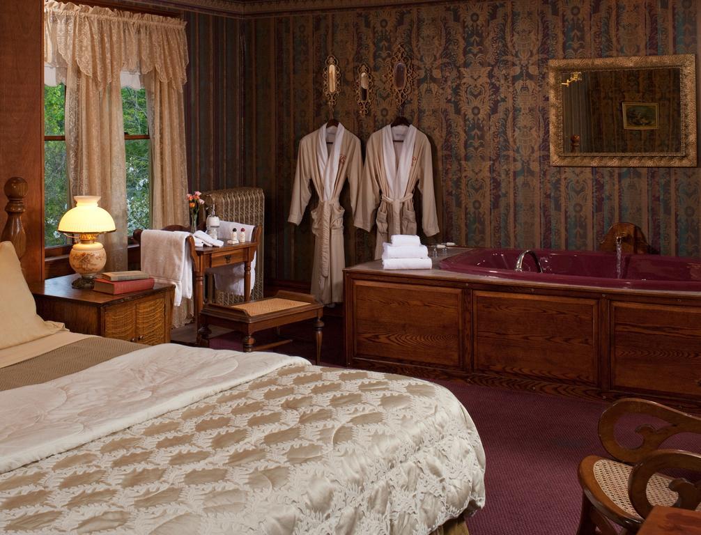 Old Rittenhouse Inn Бейфілд Номер фото